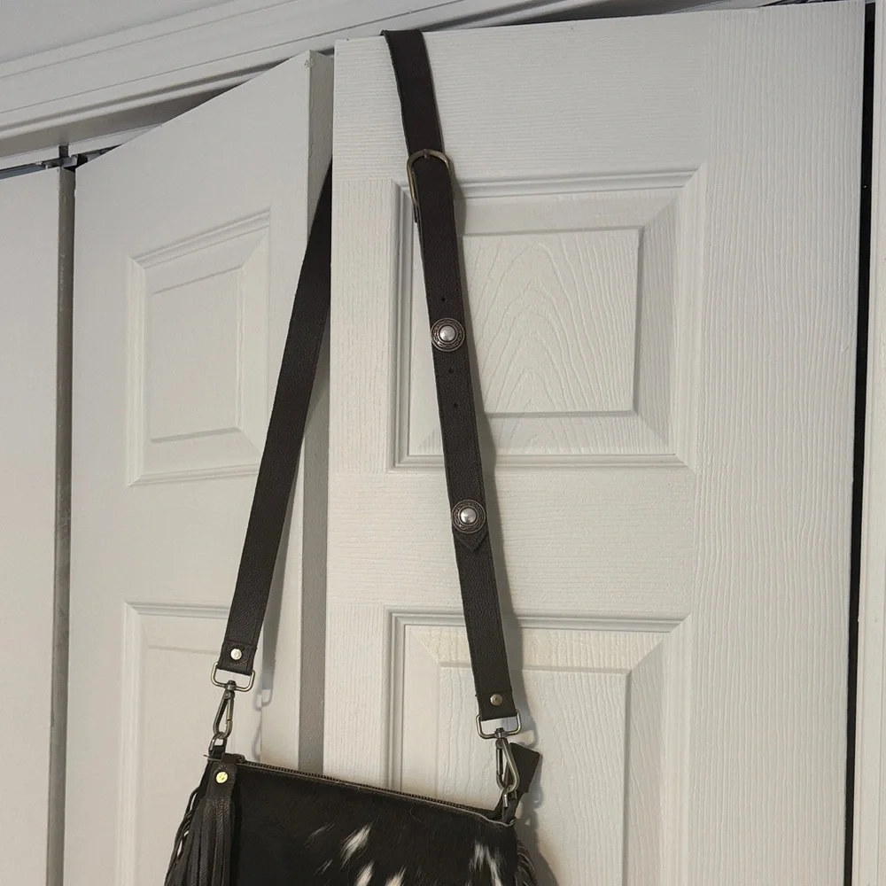 Brown& White Fringe Cowhide Crossbody Bag with Tassel - Picture 2 of 11